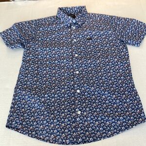 Men’s RVCA short sleeve slim fit button down shirt.